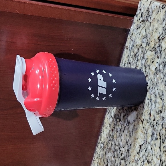 1st Phorm shaker cup - Picture 2 of 4